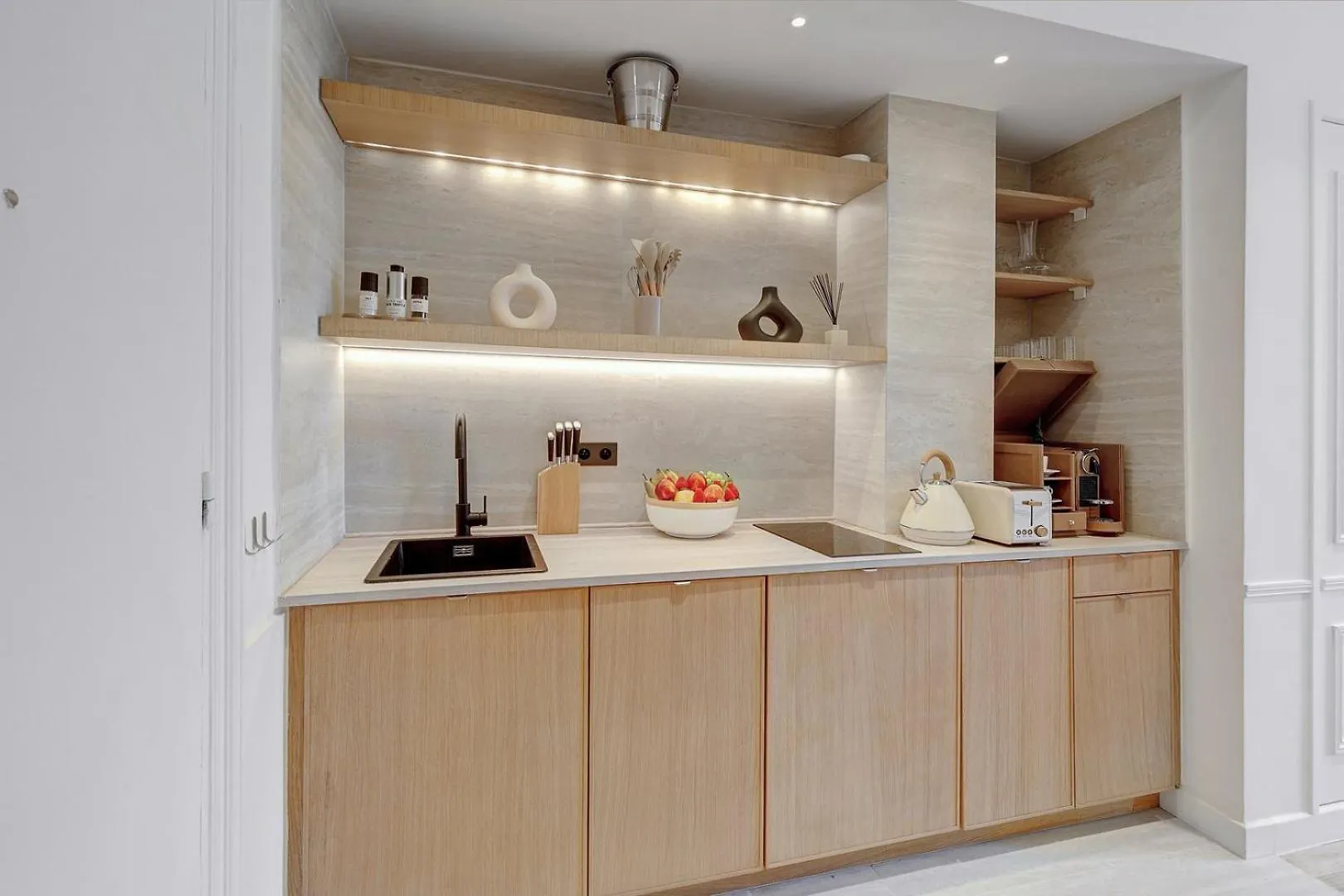 Apartment Cia - Luxurious Flat On Champs-Elysees Paris